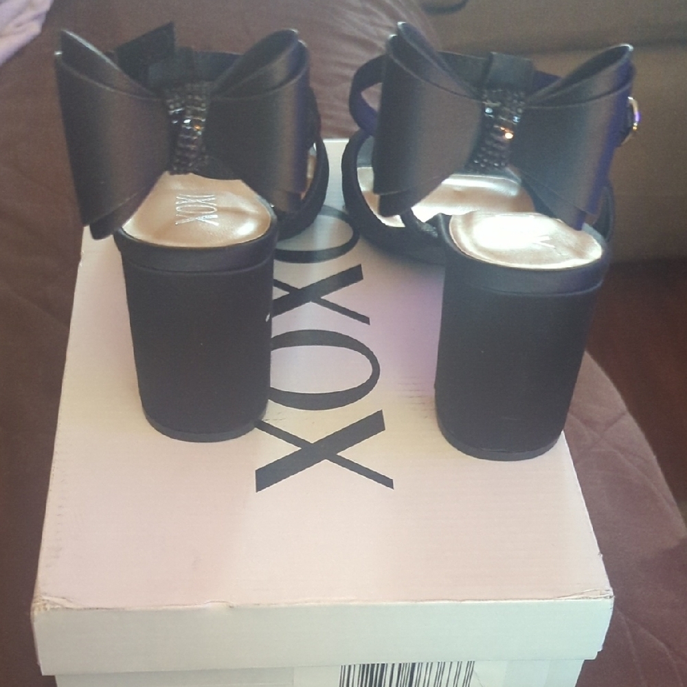 Peyton Black Bow Block Heel Sandals - Picture 5 of 10